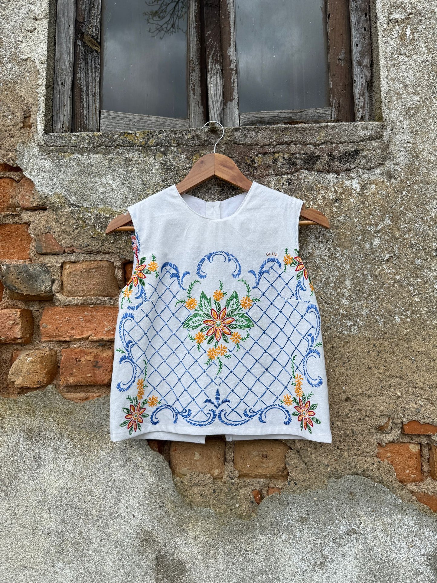 Pintei um azulejo e vesti-o