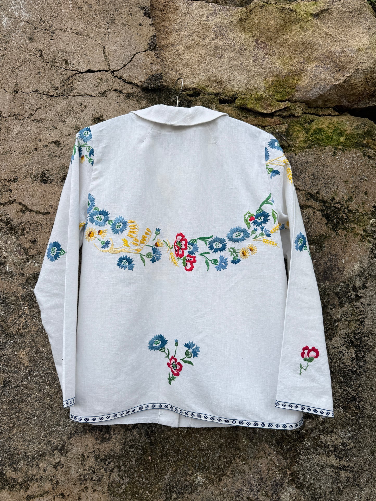 Espiga dourada, cravo azul