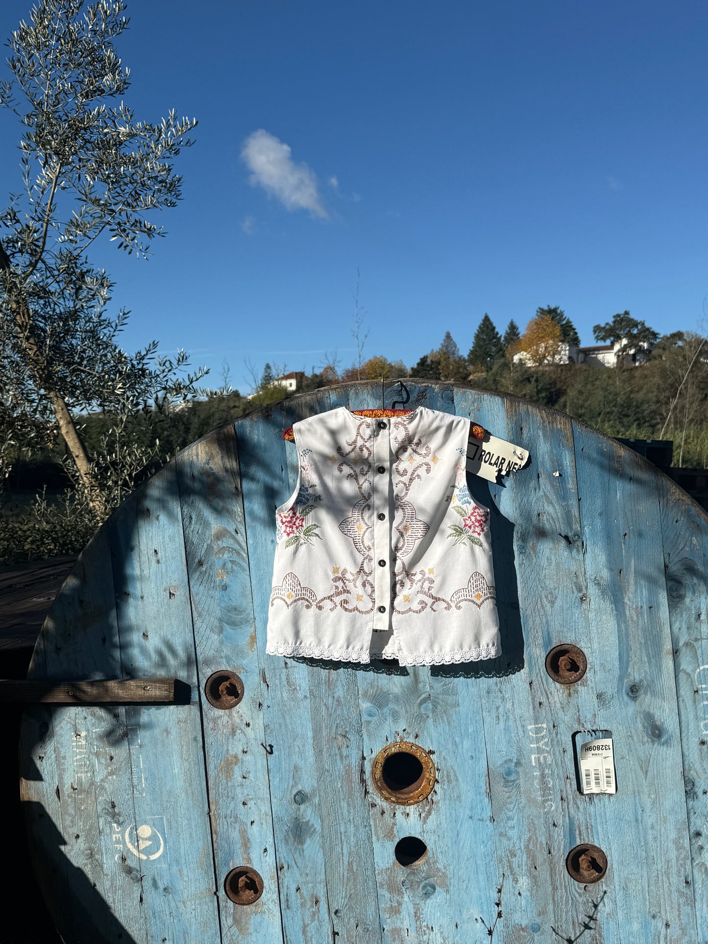 Passeio no lago, flores no cabelo