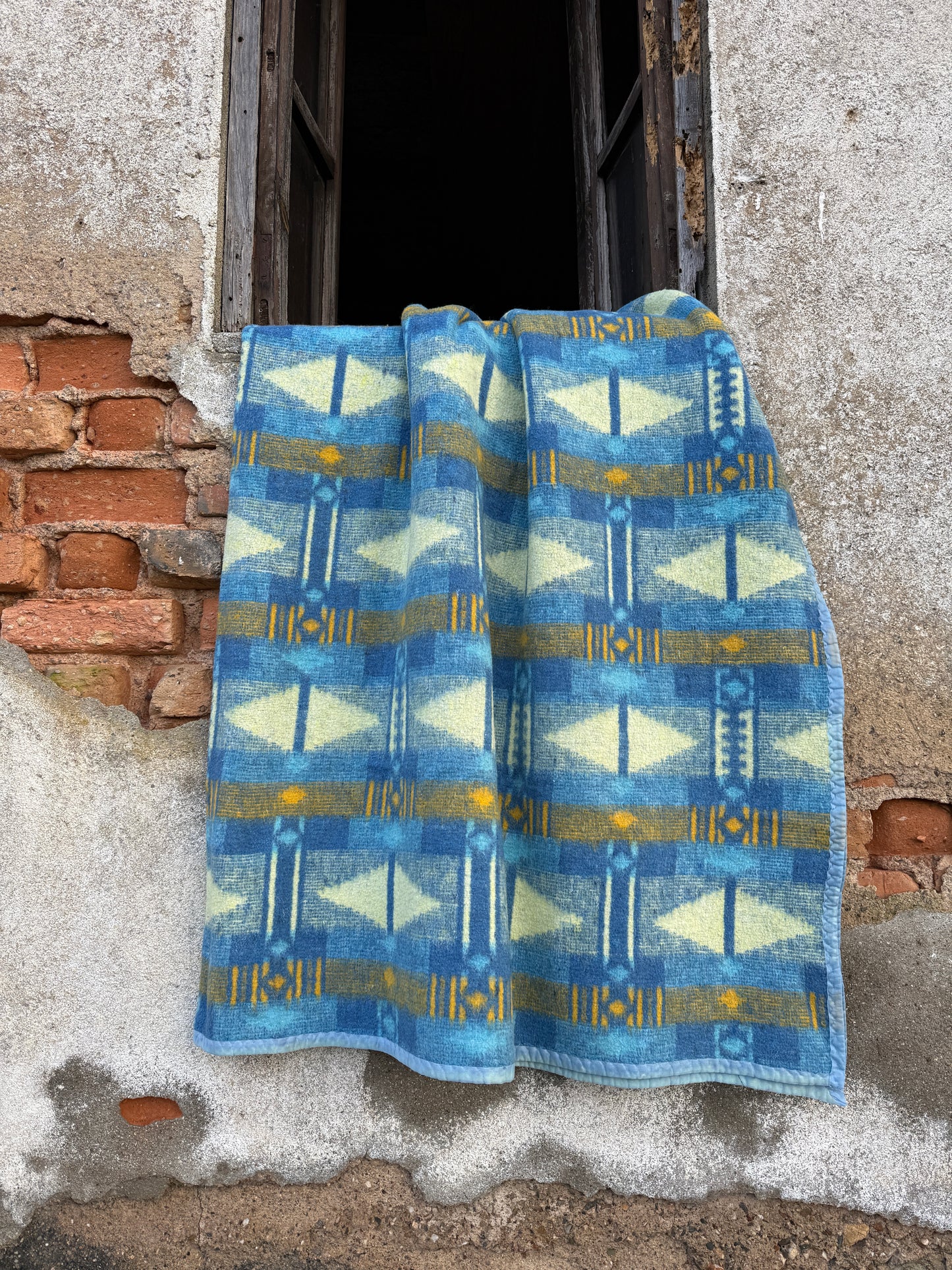 Ouro sobre azul