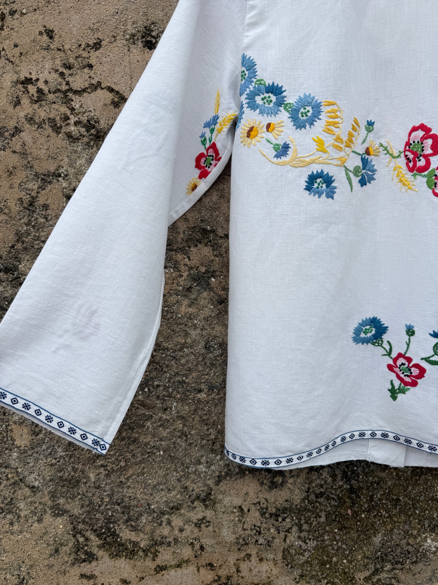 Espiga dourada, cravo azul