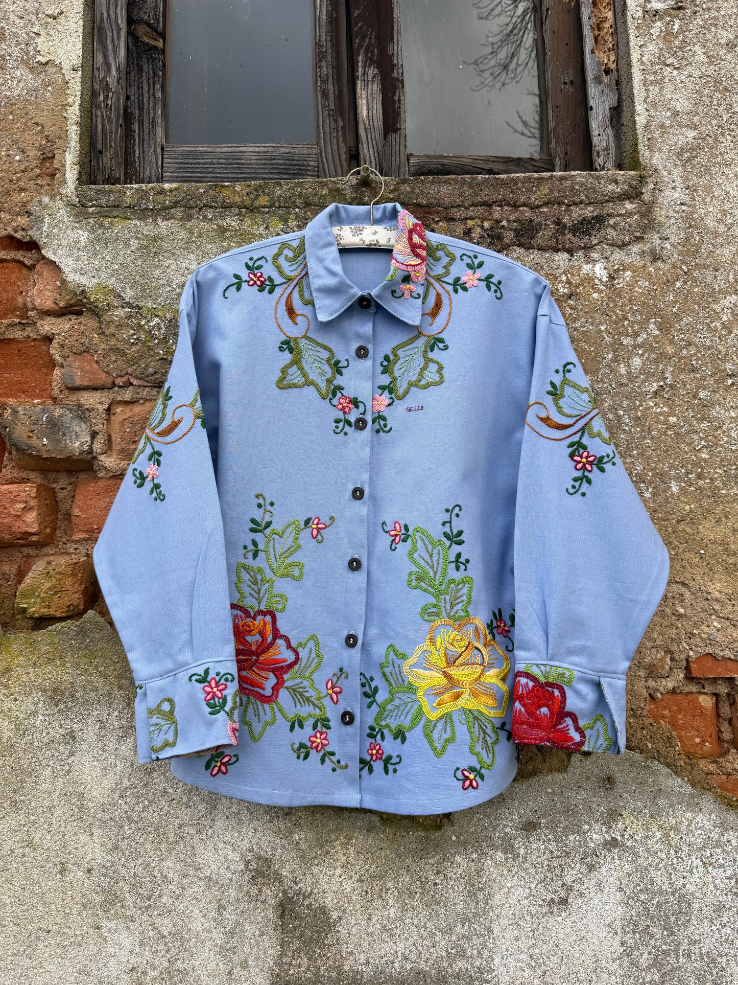 GRITA aquilo que não és capaz de dizer