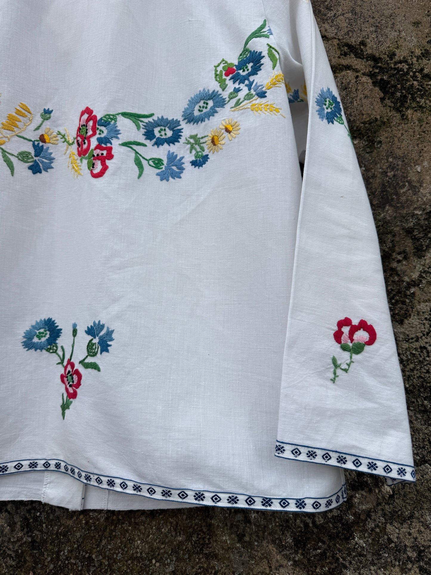 Espiga dourada, cravo azul