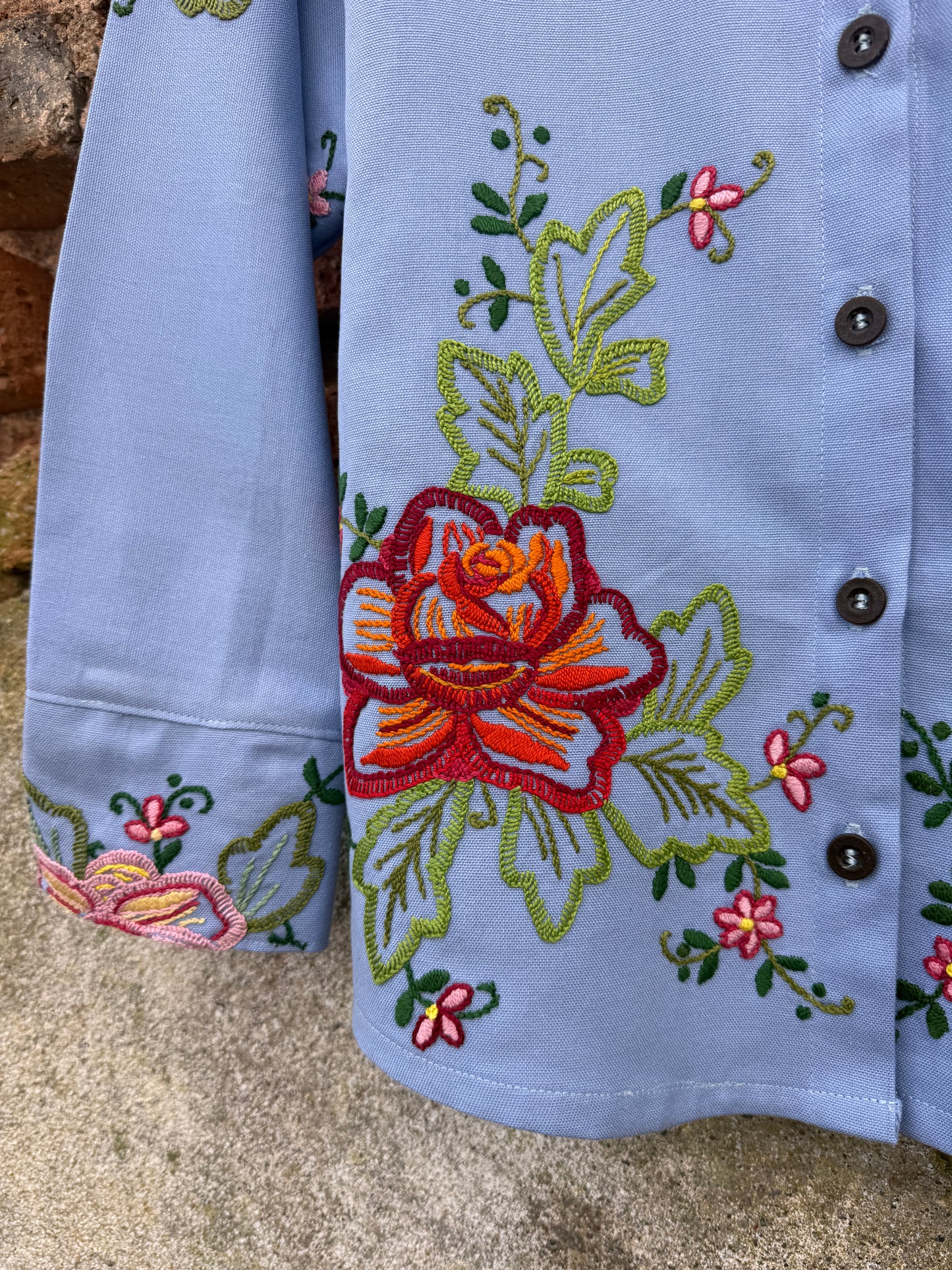 GRITA aquilo que não és capaz de dizer