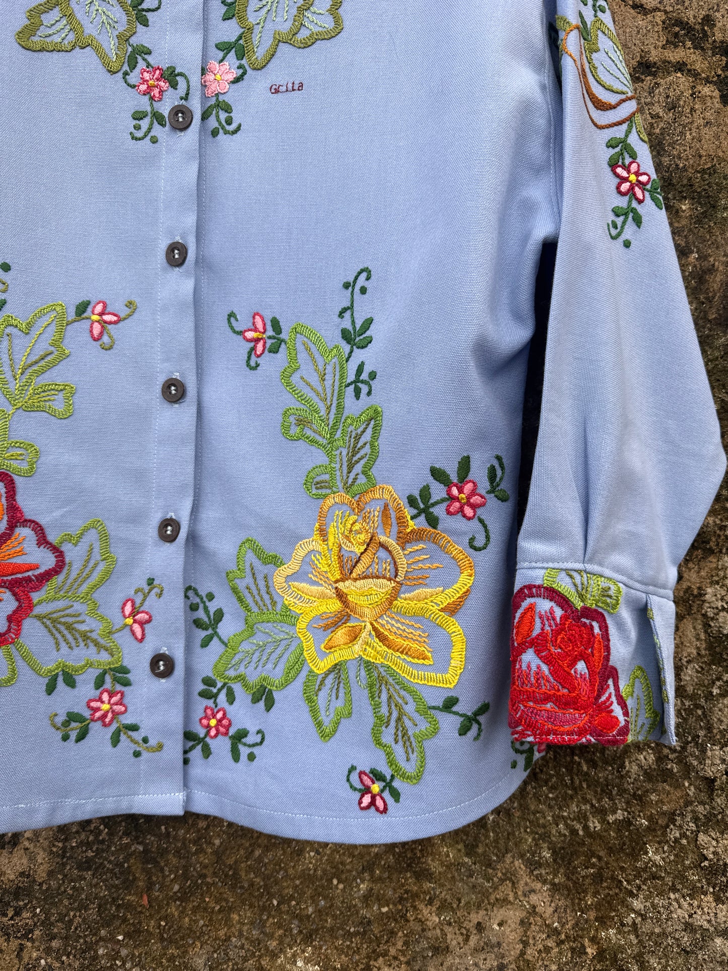 GRITA aquilo que não és capaz de dizer